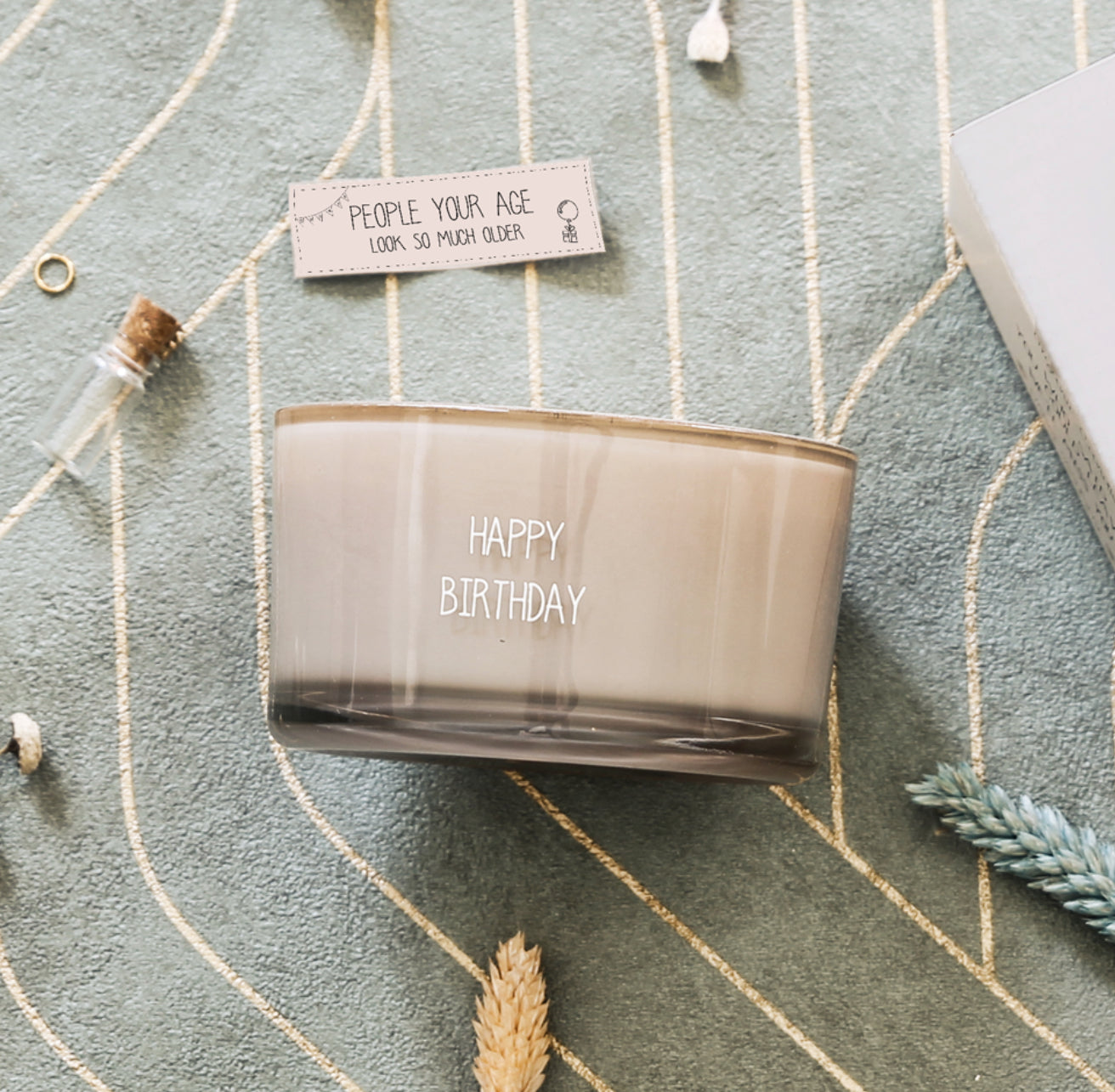 Flame Flessenpost kaars - Happy Birthday - Fig's Delight