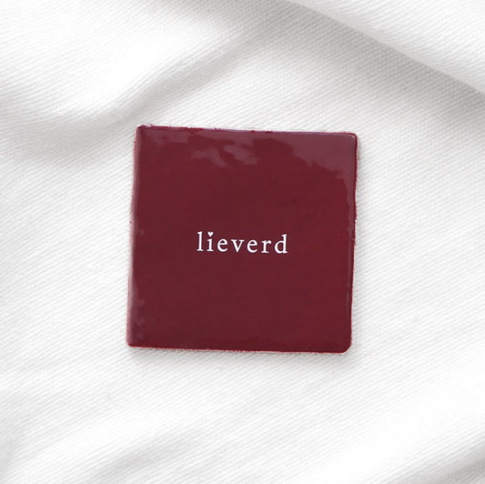 Tegeltje gegraveerd "Lieverd" bordeaux