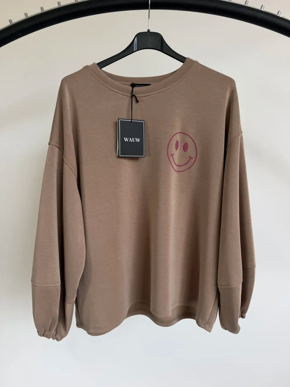 Wauw Fashion Smiley trui oversized taupe