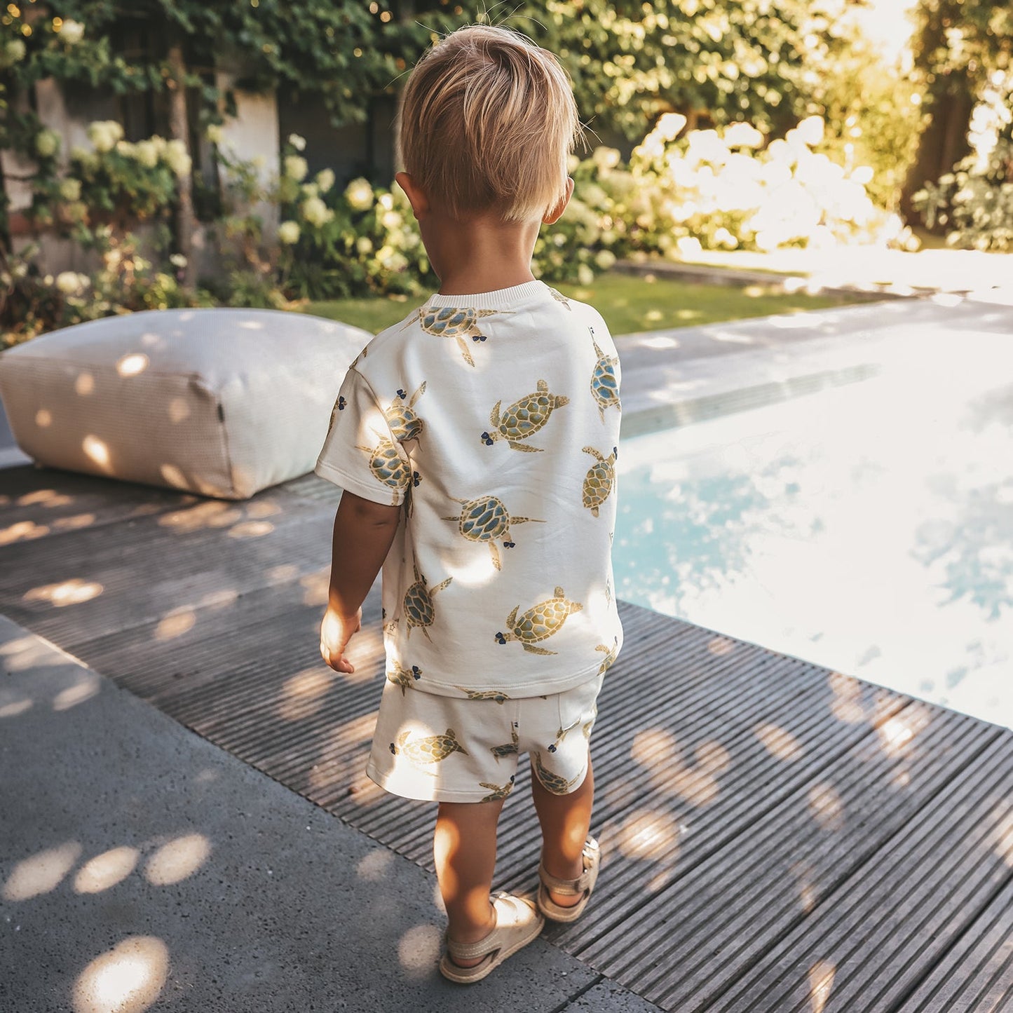 Your Wishes Cool Turtle | Oversized Tee | Antique White