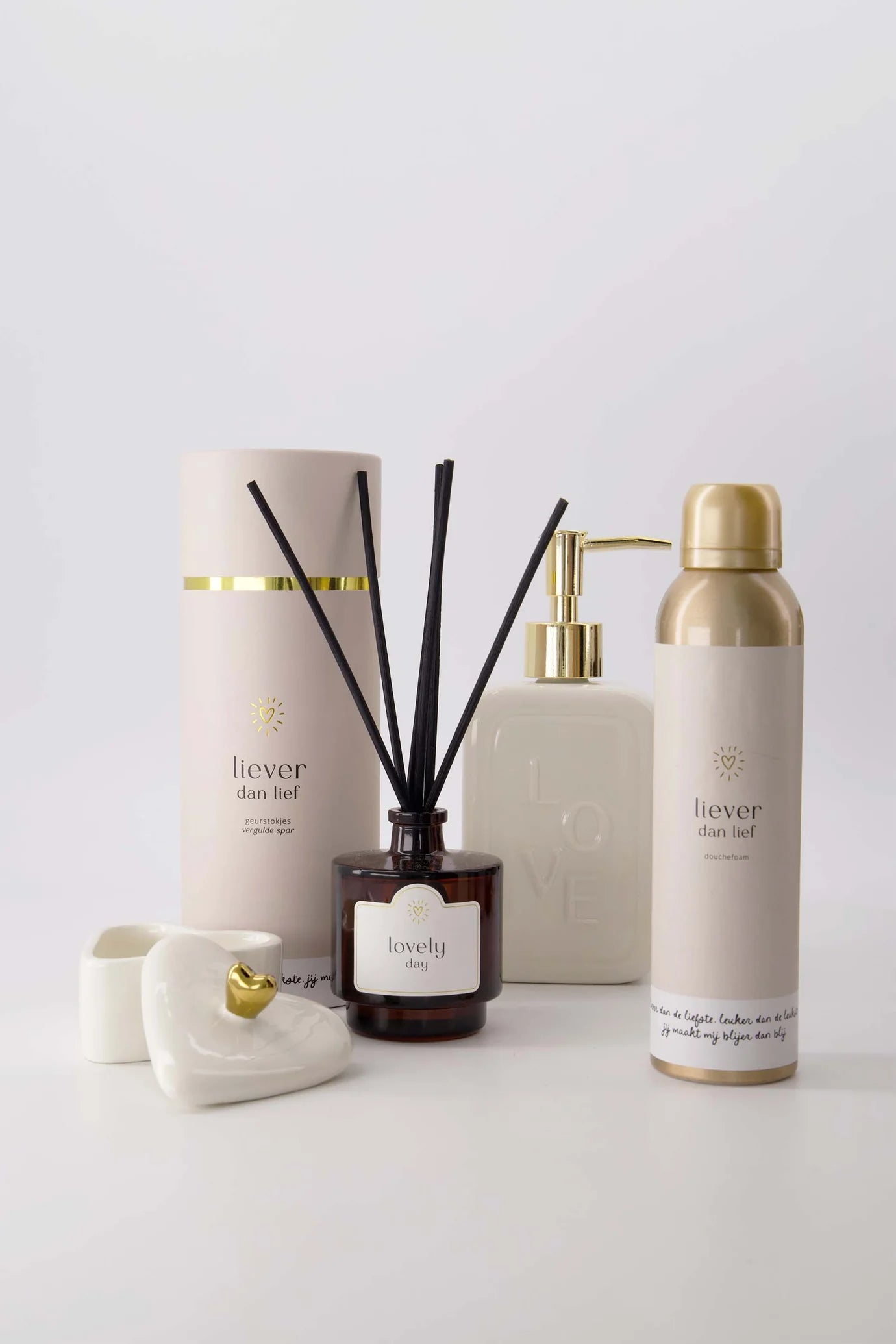 Zusss geurkaars glas in koker liever dan lief off white