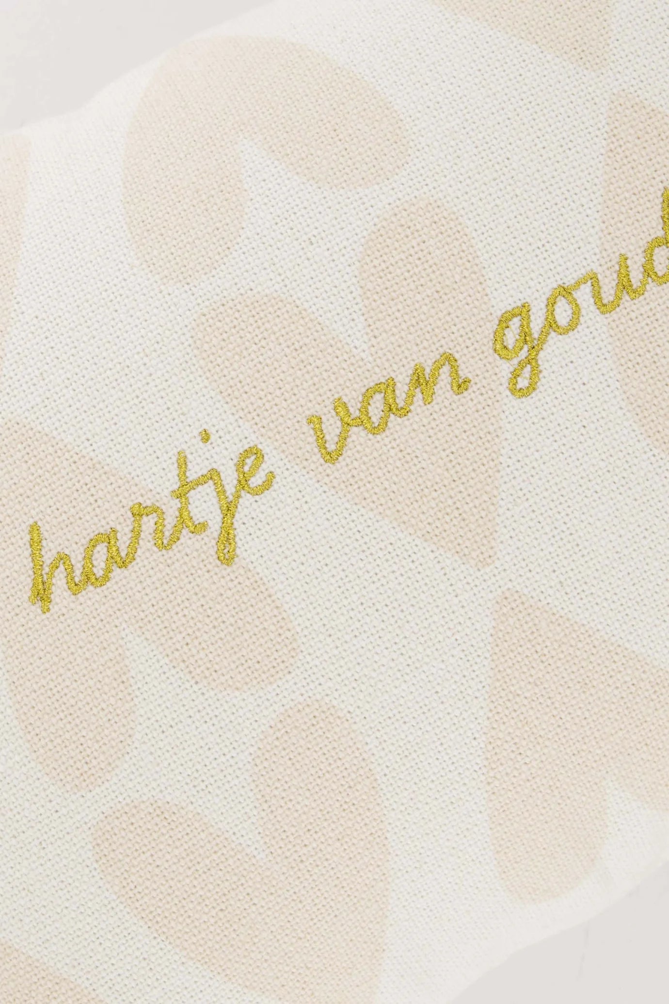 Zusss kussen hartje van goud 35x25cm