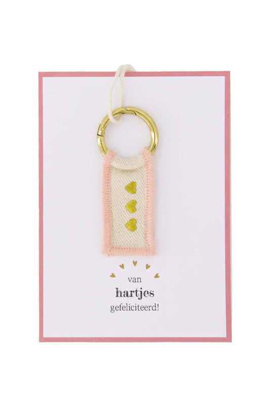 Zusss ansichtkaart sleutelhanger van hartjes gefeliciteerd