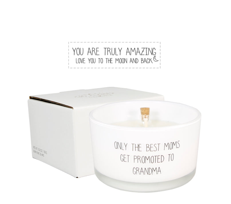 Flame flessenpost kaars - Only the best moms get promoted - Fresh Cotton