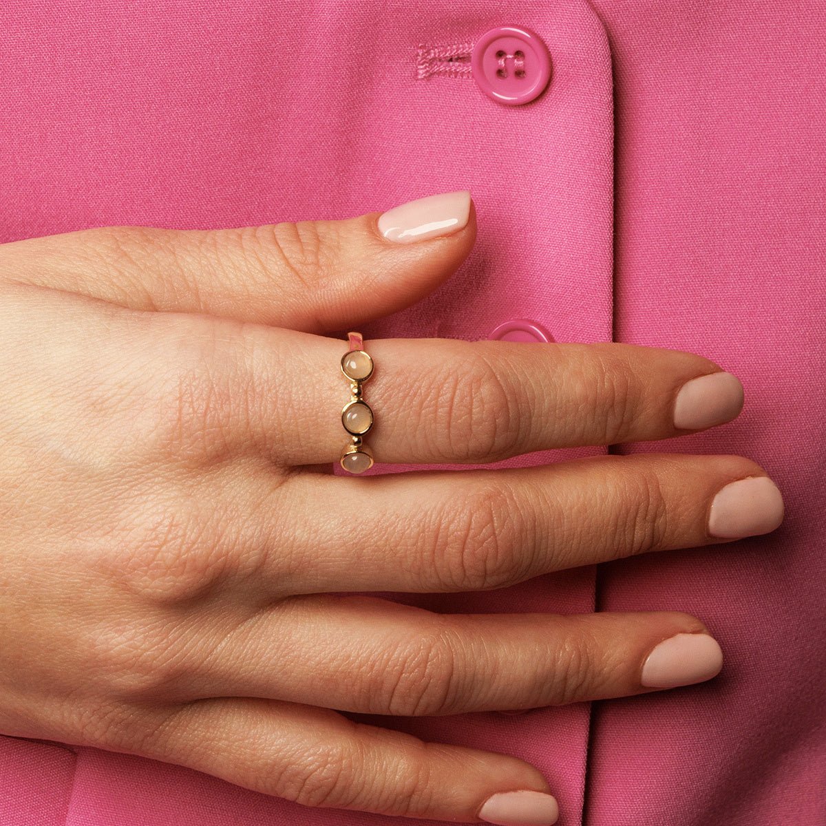 My Bendel Gouden ring - Drie Rose Quartz edelstenen - Tijdloze charme - stainless steel